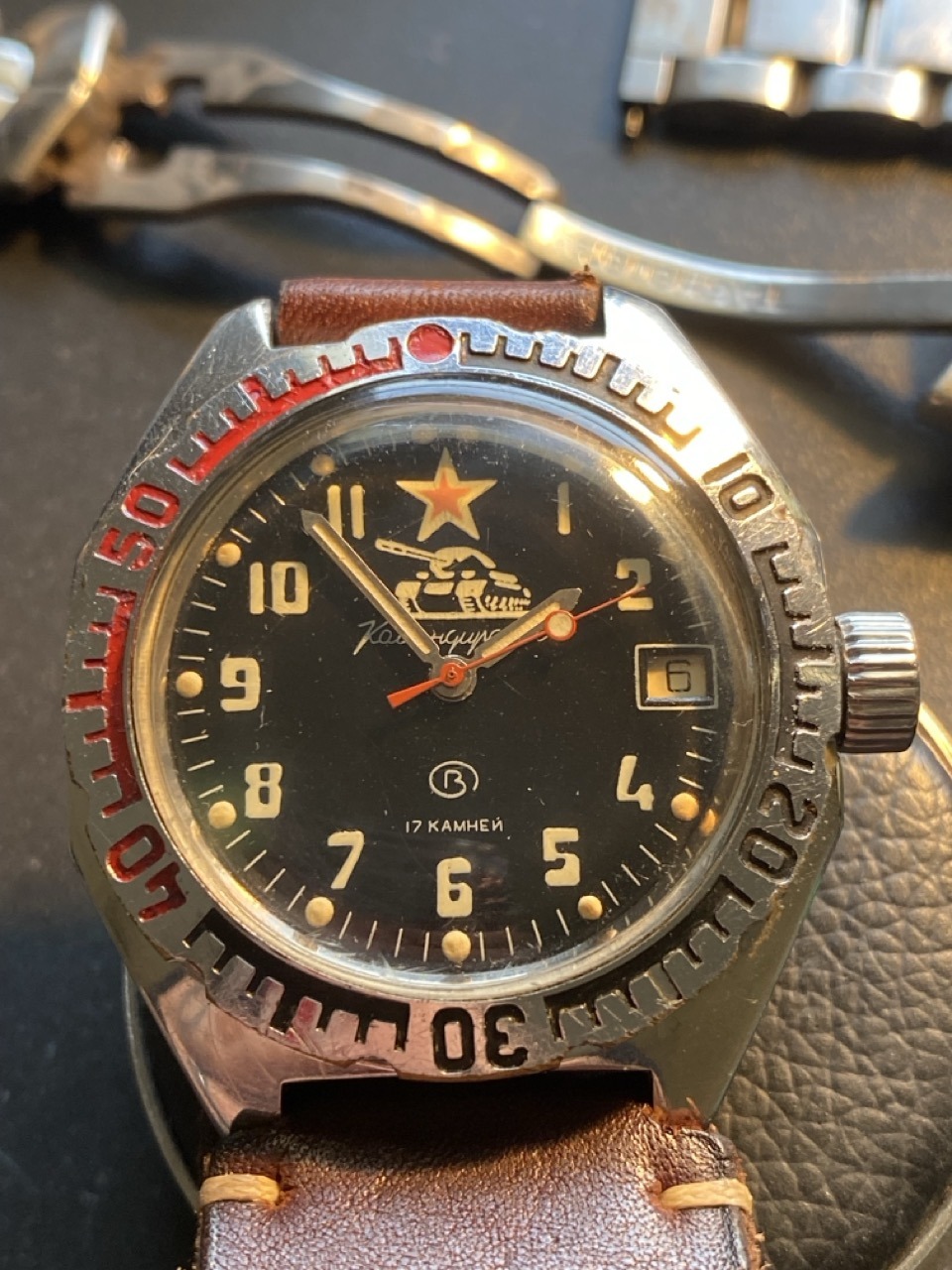 Vostok Amphibia Divers watch Tank Dial with Red Star - Image 2